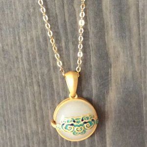 NEW NATURAL HATIAN WHITE JADE ROUND NECKLACE NEW IN ENAMEL